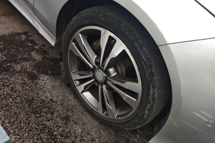 Used Mercedes-Benz E-Class 2015 Restyled E 260 L Sport Edition Right Front Wheel Hub