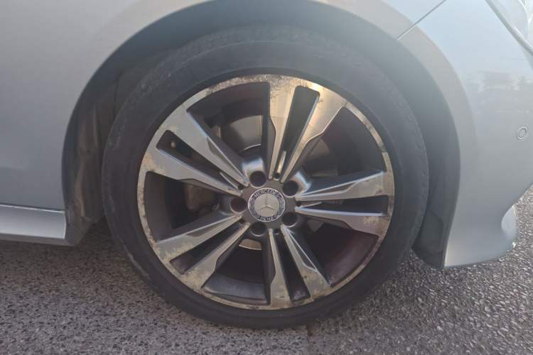 Used Mercedes-Benz E-Class 2015 Restyled E 260 L Sport Edition Right Front Wheel Hub