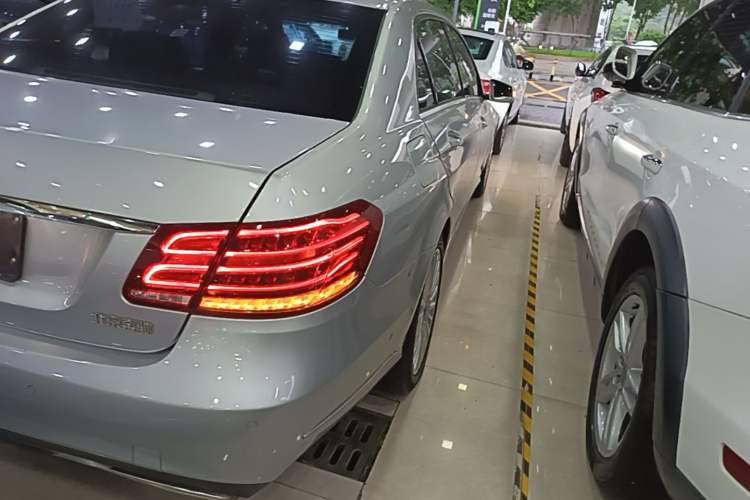 Used Mercedes-Benz E-Class 2015 E 200 L Right Rear Taillight