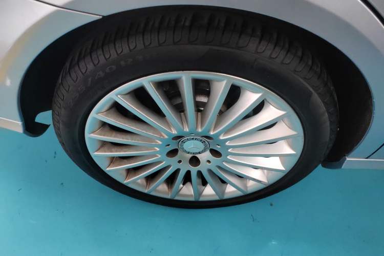 Used Mercedes-Benz E-Class 2015 Facelift E 200 L Right Rear Wheel Hub