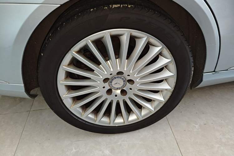 Used Mercedes-Benz E-Class 2015 E 200 L Right Rear Wheel Hub