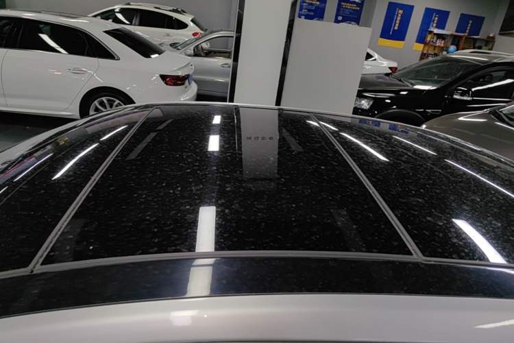 Used Mercedes-Benz E-Class 2015 E 260 L Roof