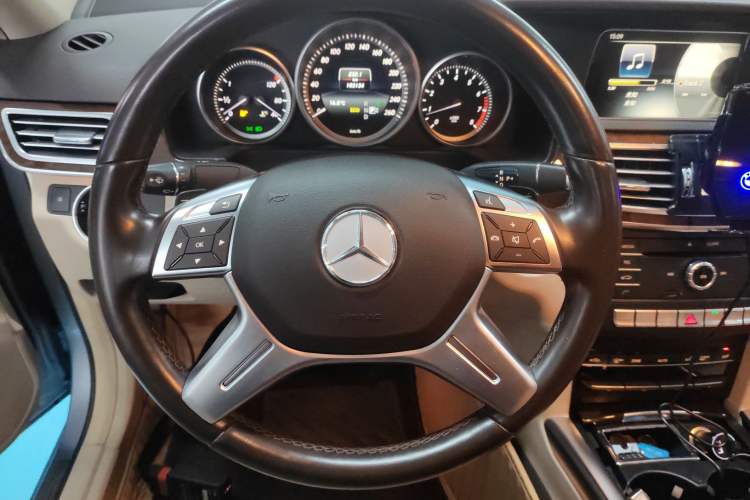 Used Mercedes-Benz E-Class 2015 Facelift E 200 L Steering Wheel