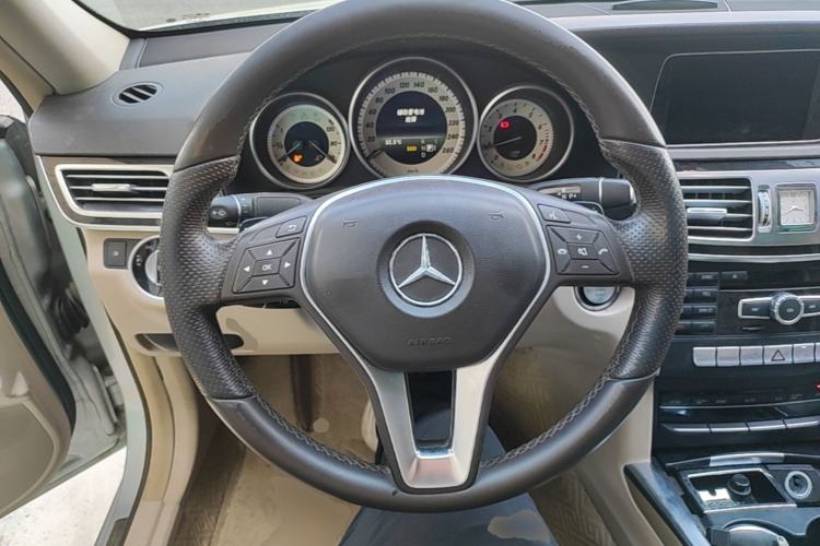 Used Mercedes-Benz E-Class 2015 E 180 L Sport Edition Steering Wheel