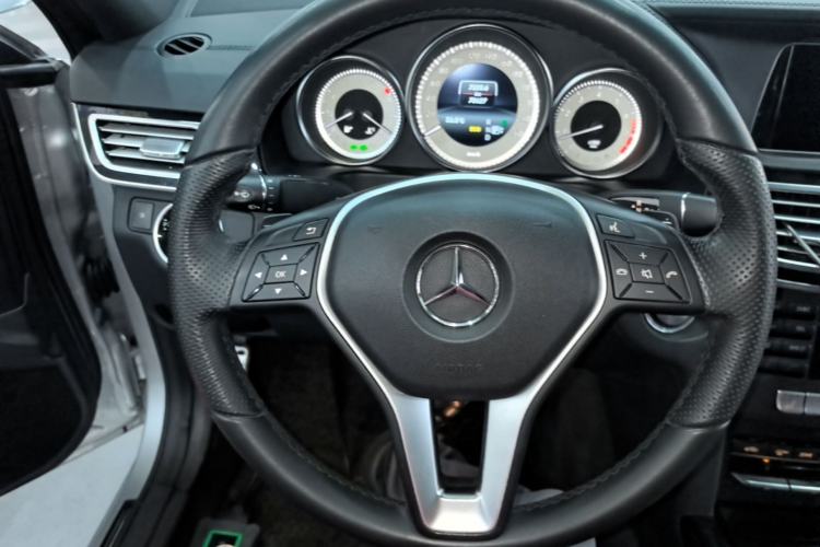 Used Mercedes-Benz E-Class 2015 E 320 L Sport 4MATIC Steering Wheel