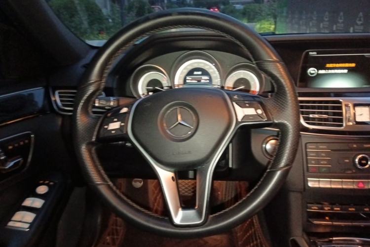 Used Mercedes-Benz E-Class 2015 Facelift E 200 L Sport Edition Steering Wheel