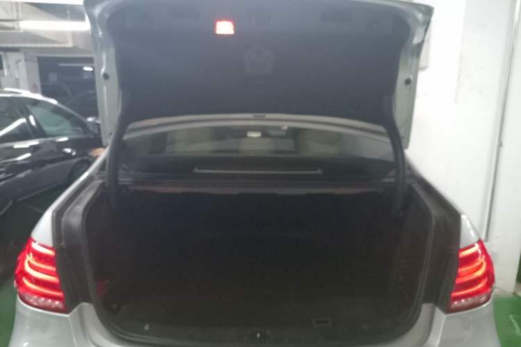 Used Mercedes-Benz E-Class 2015 E 180 L Sport Edition Trunk