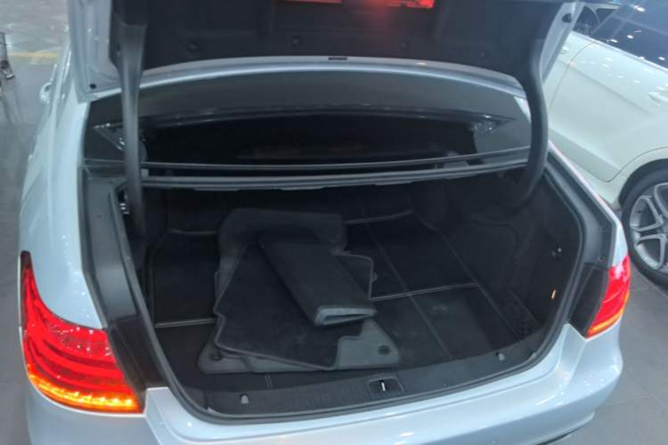 Used Mercedes-Benz E-Class 2015 E 320 L Sport 4MATIC Trunk