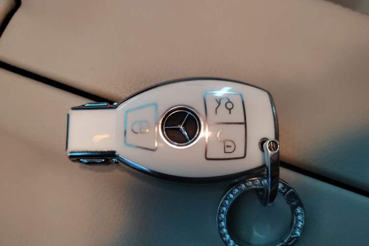 Used Mercedes-Benz E-Class 2015 Facelift E 200 L Vehicle Key