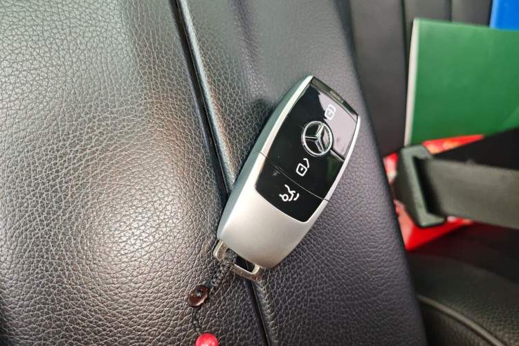 Used Mercedes-Benz E-Class 2015 Restyled E 260 L Sport Edition Vehicle Key