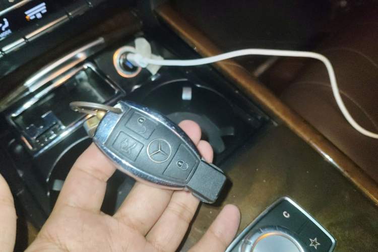 Used Mercedes-Benz E-Class 2015 E 320 L Vehicle Key