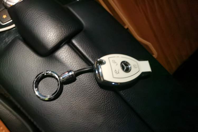 Used Mercedes-Benz E-Class 2015 E 260 L Sport & Fashion Model Vehicle Key