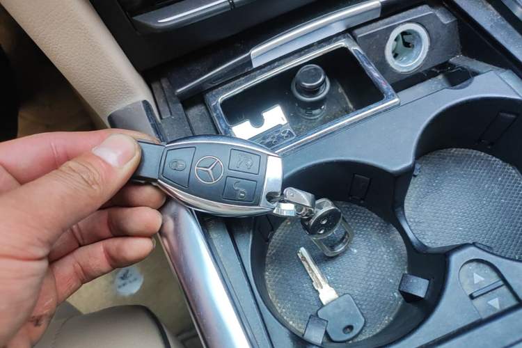 Used Mercedes-Benz E-Class 2015 E 180 L Sport Edition Vehicle Key