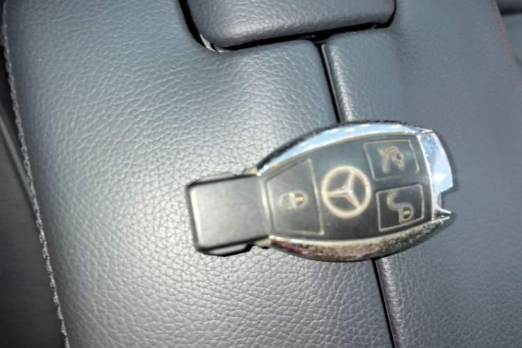 Used Mercedes-Benz E-Class 2015 E 320 L Sport 4MATIC Vehicle Key