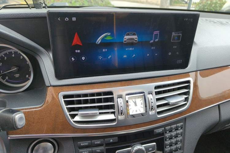 Used Mercedes-Benz E-Class 2015 E 200 L Audio And AC Panel