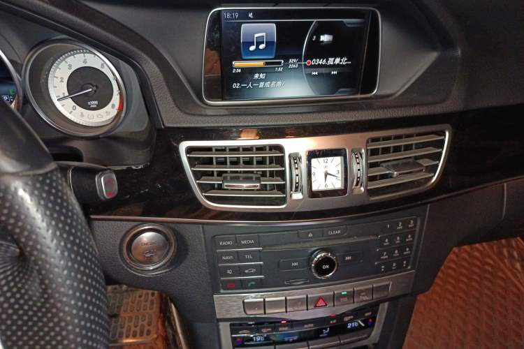 Used Mercedes-Benz E-Class 2015 Restyled E 260 L Sport Edition Audio And AC Panel