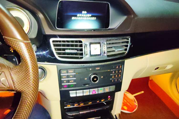 Used Mercedes-Benz E-Class 2015 E 260 L Sport Edition Audio And AC Panel