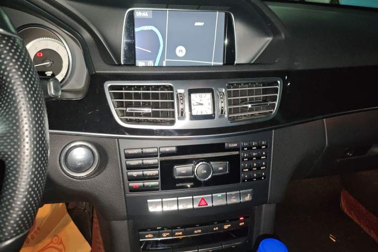 Used Mercedes-Benz E-Class 2015 E 260 L Sport Luxury Model Audio And AC Panel