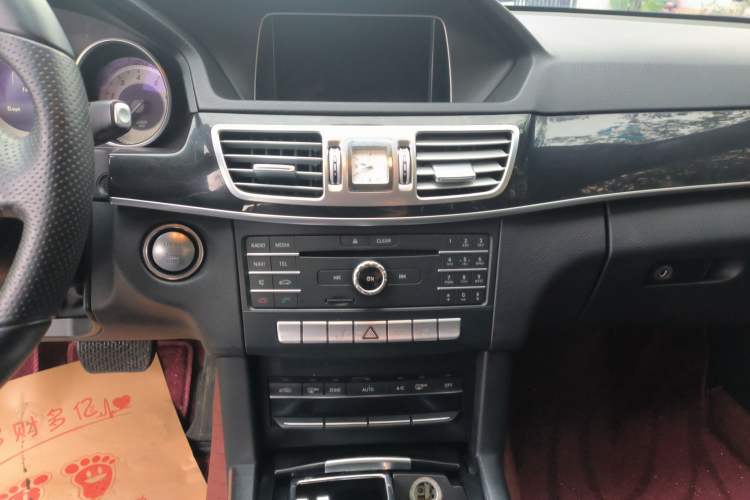Used Mercedes-Benz E-Class 2015 Facelift E 200 L Sport Edition Audio And AC Panel