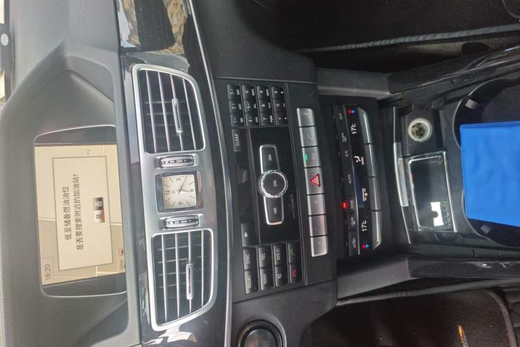 Used Mercedes-Benz E-Class 2015 E 260 L Sport & Fashion Model Audio And AC Panel
