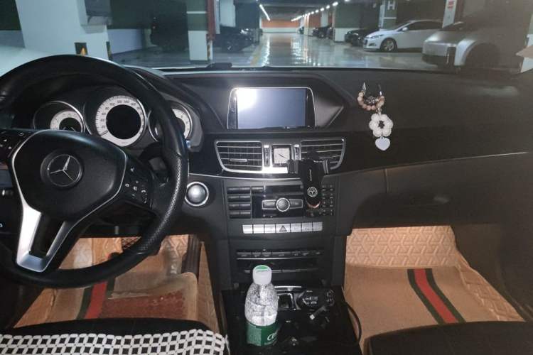Used Mercedes-Benz E-Class 2015 E 260 L Sport Edition Audio And AC Panel