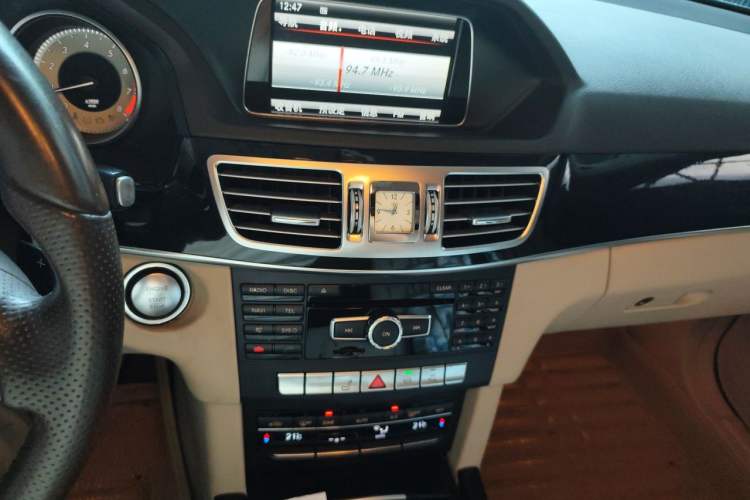 Used Mercedes-Benz E-Class 2015 E 200 L Sport Edition Audio And AC Panel