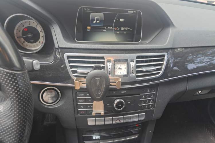 Used Mercedes-Benz E-Class 2015 Restyled E 260 L Sport Edition Audio And AC Panel