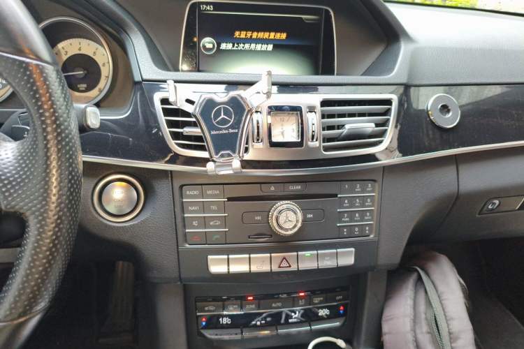 Used Mercedes-Benz E-Class 2015 Restyled E 260 L Sport Edition Audio And AC Panel