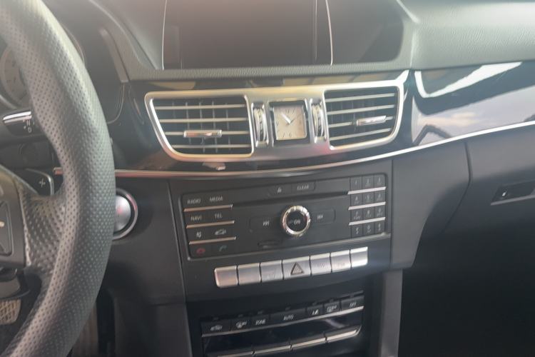 Used Mercedes-Benz E-Class 2015 Facelift E 200 L Sport Edition Audio And AC Panel