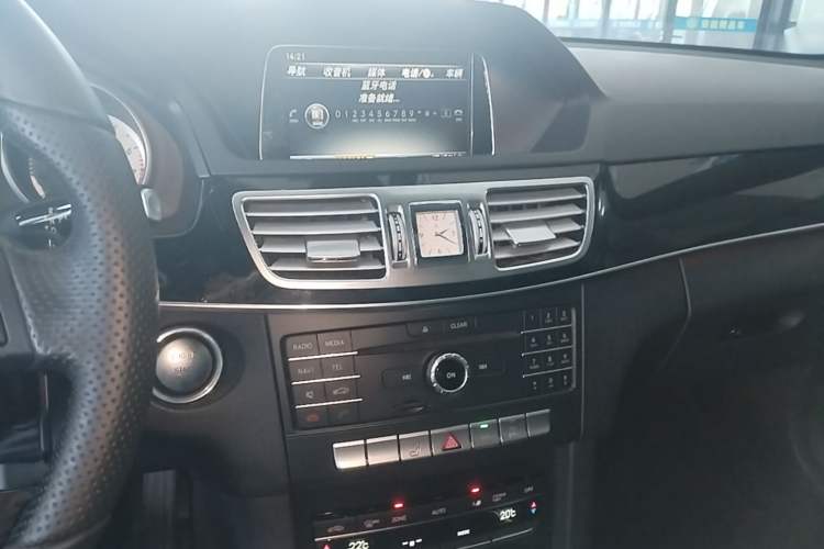 Used Mercedes-Benz E-Class 2015 Facelift E 200 L Sport Edition Audio And AC Panel