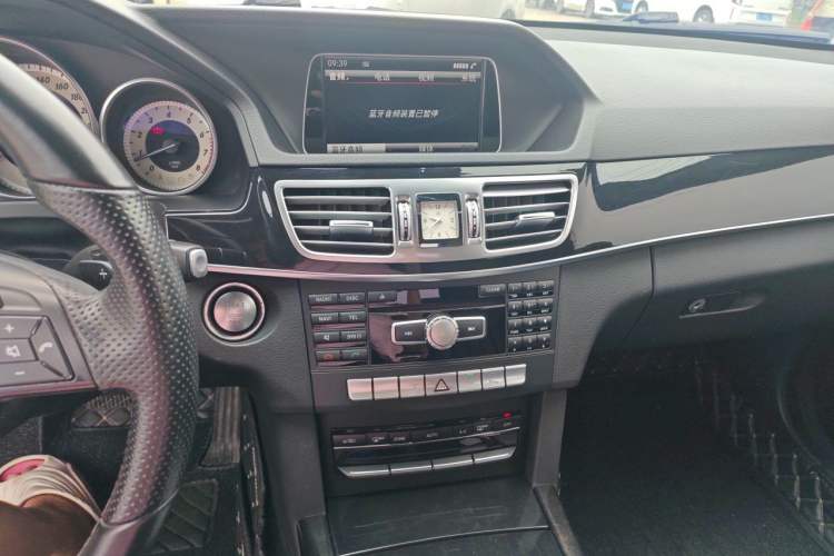 Used Mercedes-Benz E-Class 2015 E 200 L Sport Edition Audio And AC Panel