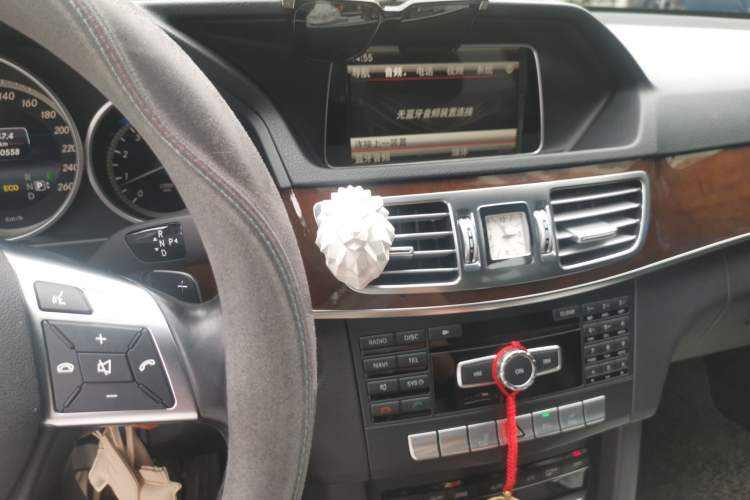 Used Mercedes-Benz E-Class 2015 E 260 L Audio And AC Panel