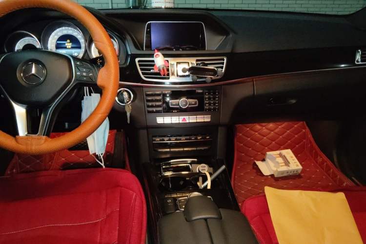Used Mercedes-Benz E-Class 2015 E 260 L Sport Edition Audio And AC Panel