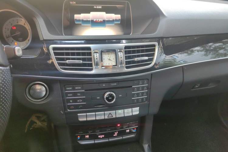 Used Mercedes-Benz E-Class 2015 Facelift E 200 L Sport Edition Audio And AC Panel