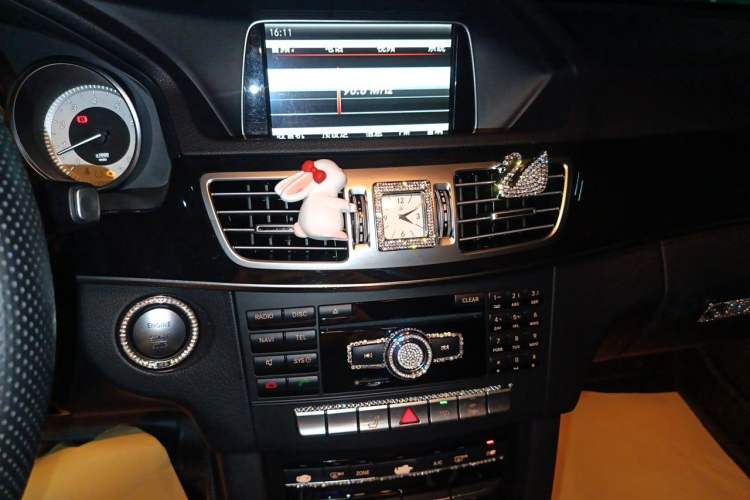 Used Mercedes-Benz E-Class 2015 E 260 L Sport Edition Audio And AC Panel