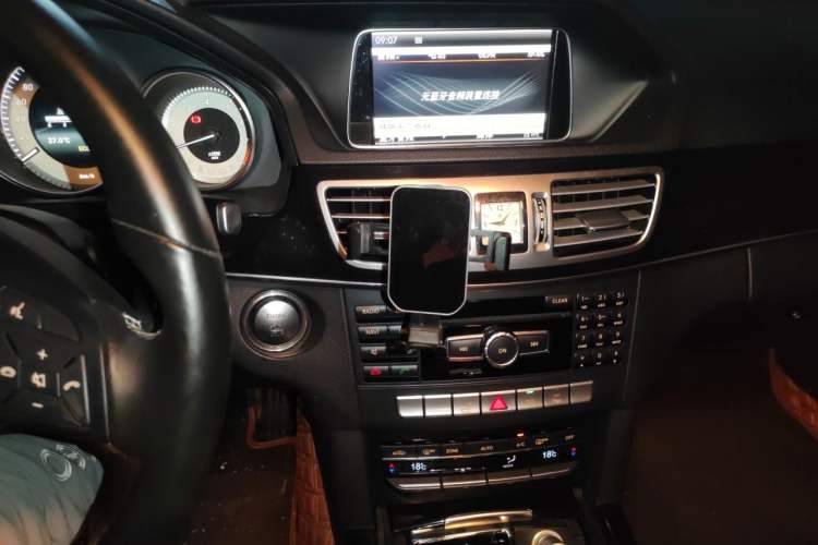 Used Mercedes-Benz E-Class 2015 E 260 L Sport Edition Audio And AC Panel