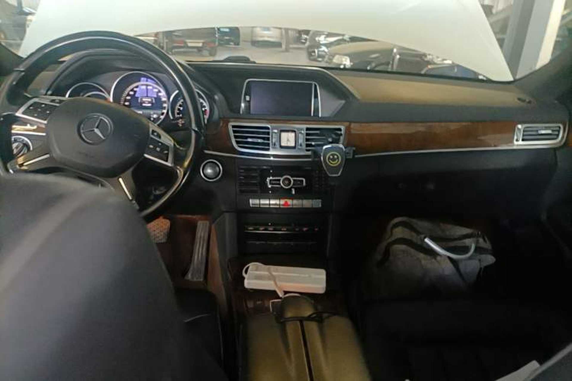 Used Mercedes-Benz E-Class 2015 E 260 L Audio And AC Panel