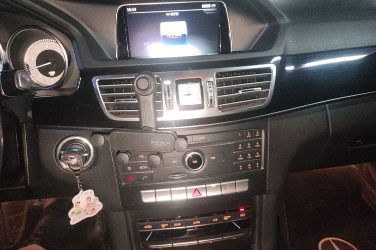 Used Mercedes-Benz E-Class 2015 Facelift E 200 L Sport Edition Audio And AC Panel