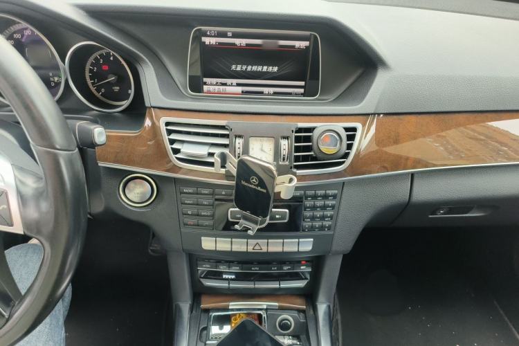 Used Mercedes-Benz E-Class 2015 Facelift E 200 L Audio And AC Panel