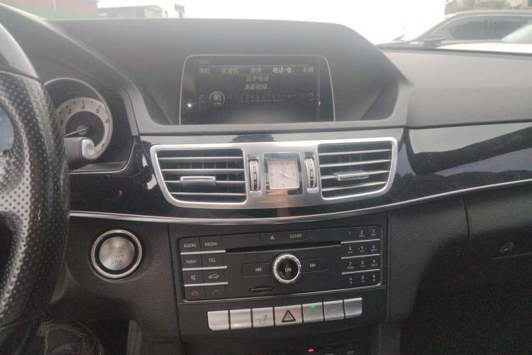 Used Mercedes-Benz E-Class 2015 Restyled E 260 L Sport Edition Audio And AC Panel