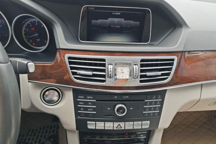 Used Mercedes-Benz E-Class 2015 Facelift E 200 L Audio And AC Panel