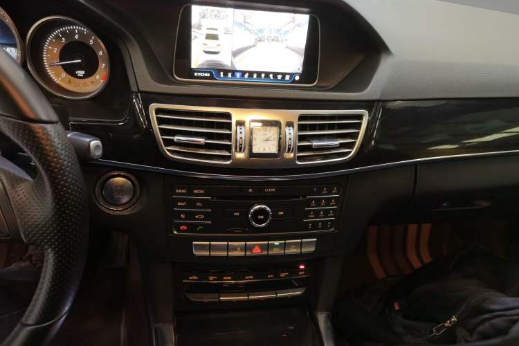 Used Mercedes-Benz E-Class 2015 Facelift E 200 L Sport Edition Audio And AC Panel