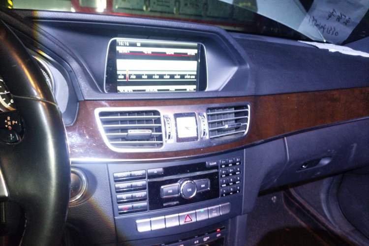 Used Mercedes-Benz E-Class 2015 E 200 L Audio And AC Panel