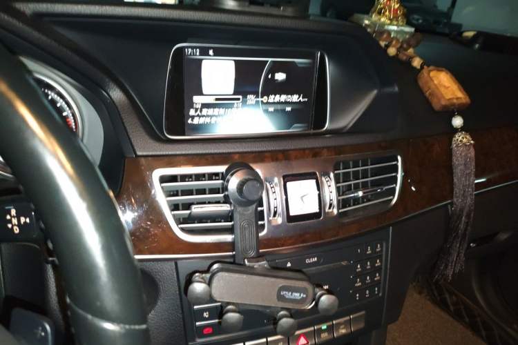 Used Mercedes-Benz E-Class 2015 Facelift E 200 L Audio And AC Panel