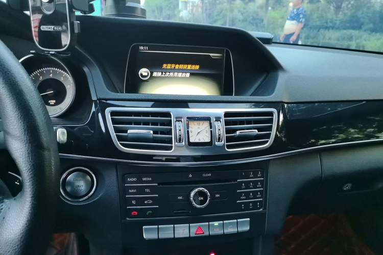 Used Mercedes-Benz E-Class 2015 Restyled E 260 L Sport Edition Audio And AC Panel