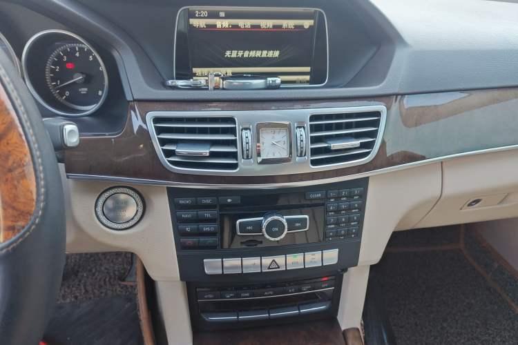 Used Mercedes-Benz E-Class 2015 E 260 L Audio And AC Panel