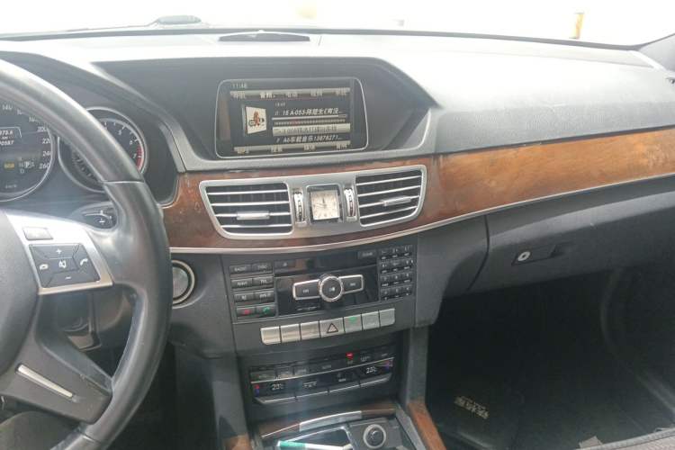 Used Mercedes-Benz E-Class 2015 E 200 L Audio And AC Panel