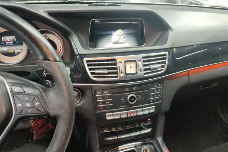 Used Mercedes-Benz E-Class 2015 Facelift E 200 L Sport Edition Audio And AC Panel