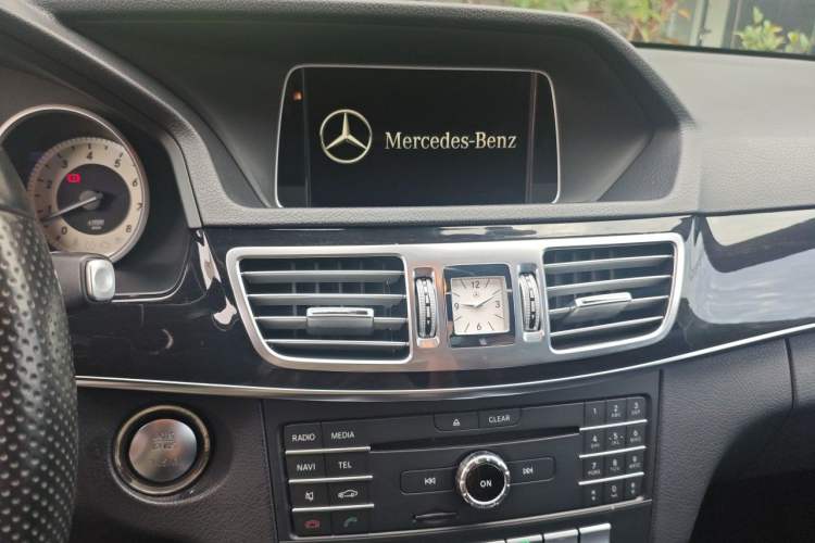 Used Mercedes-Benz E-Class 2015 Facelift E 200 L Sport Edition Audio And AC Panel