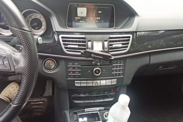 Used Mercedes-Benz E-Class 2015 Revised E 180 L Sport Edition Audio And AC Panel